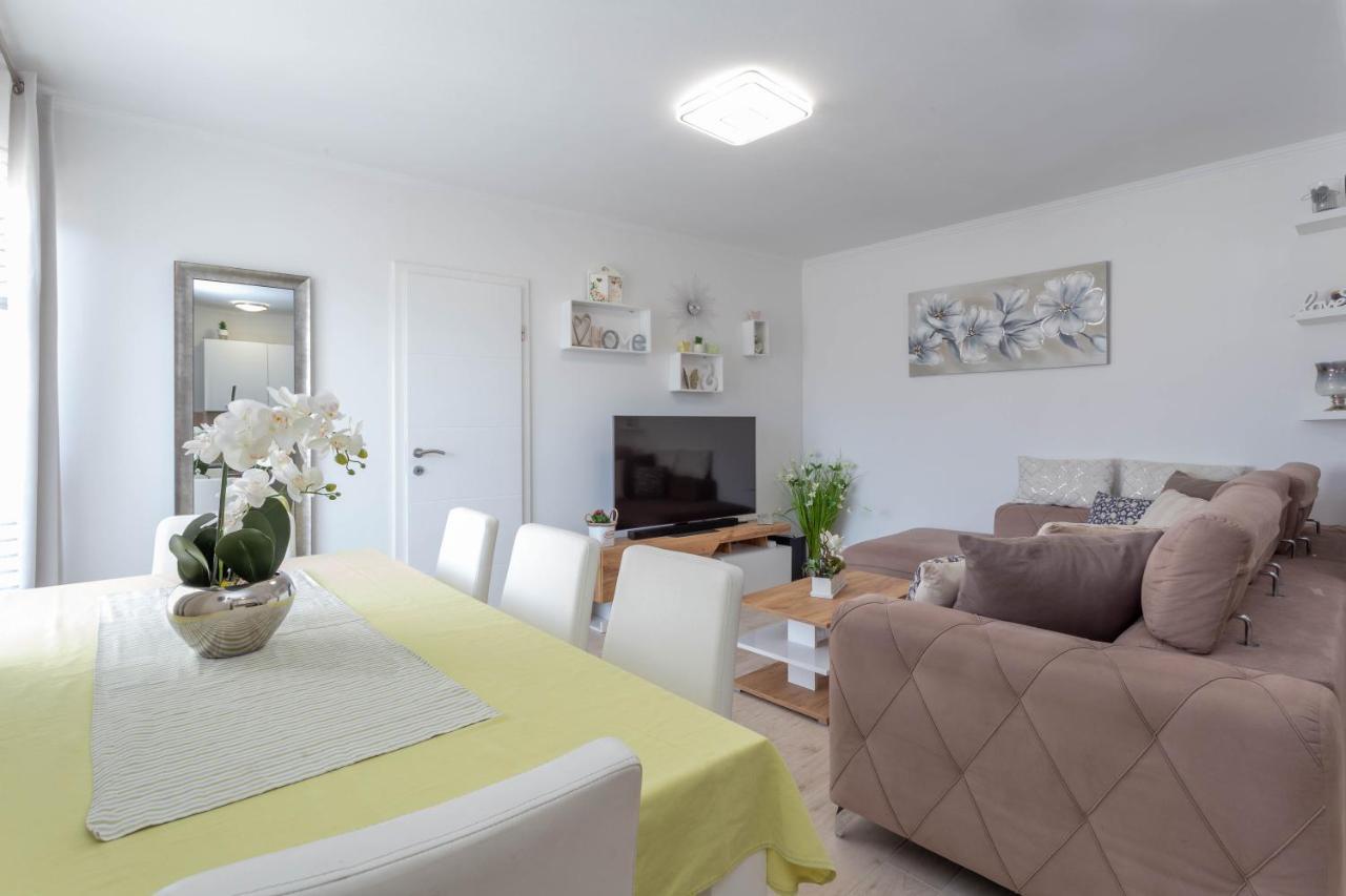 Apartments Edi - Zf Hvar Đảo Hvar Ngoại thất bức ảnh