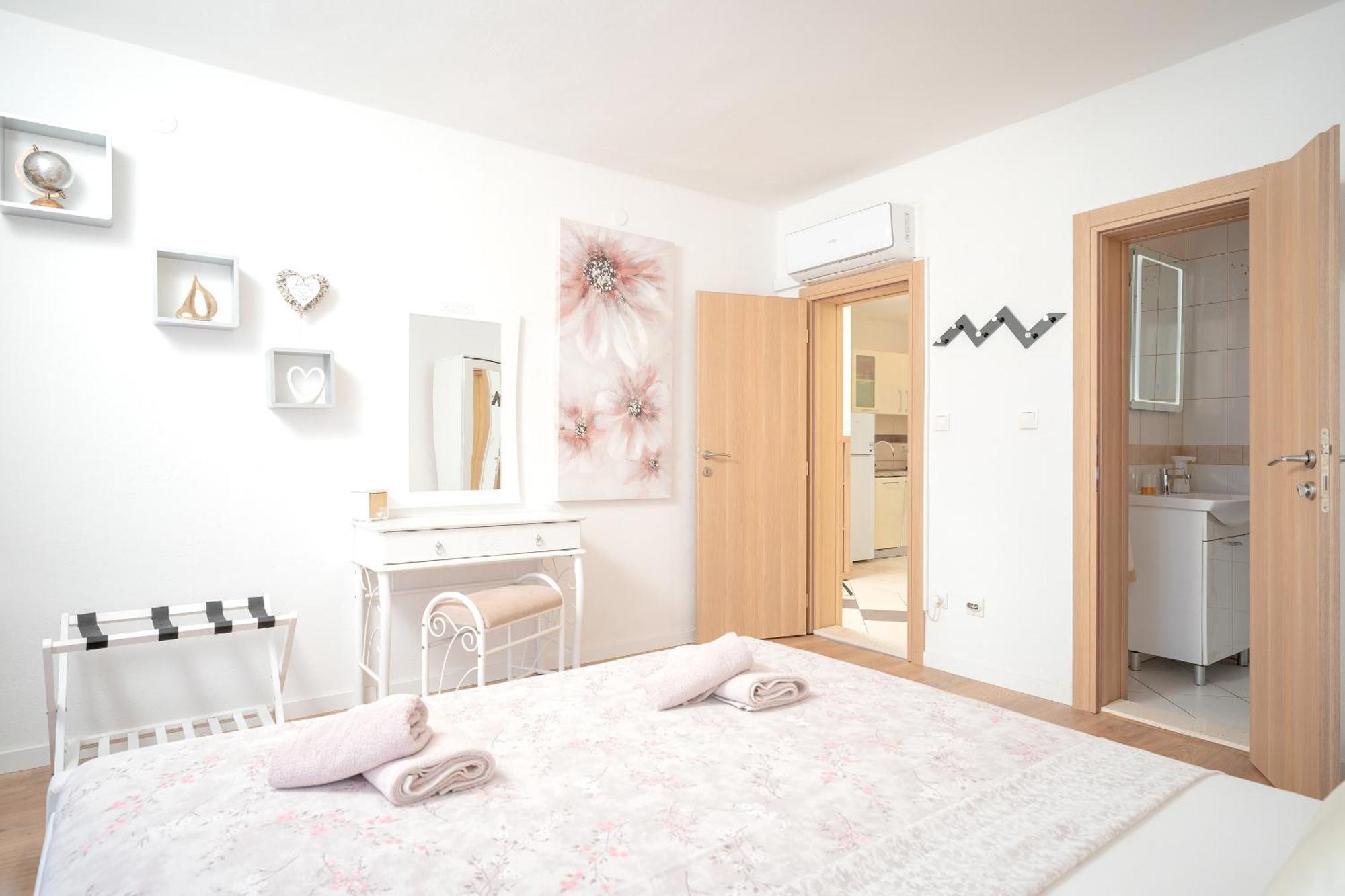Apartments Edi - Zf Hvar Đảo Hvar Ngoại thất bức ảnh